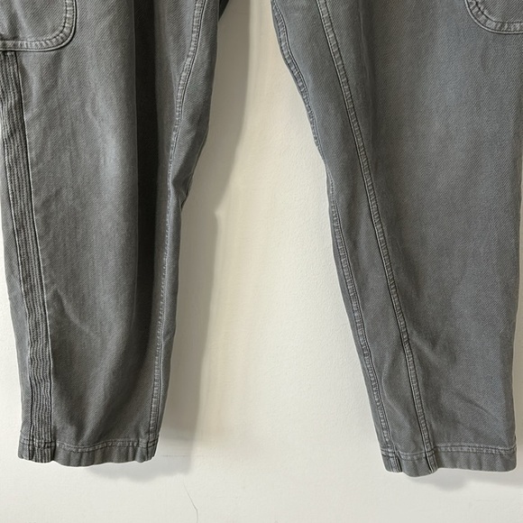 ATHLETA Farallon Cargo Pant Crop Cypress Green Organic Cotton Pull On Sz 6 - Picture 9 of 16